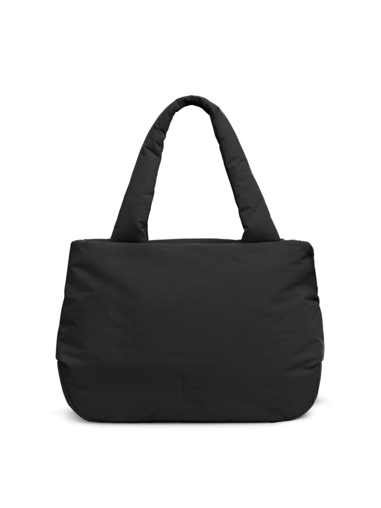 CLOUD HORIZON TOTE BAG Tasche in black (Schwarz) als Studioaufnahme in Frontansicht.