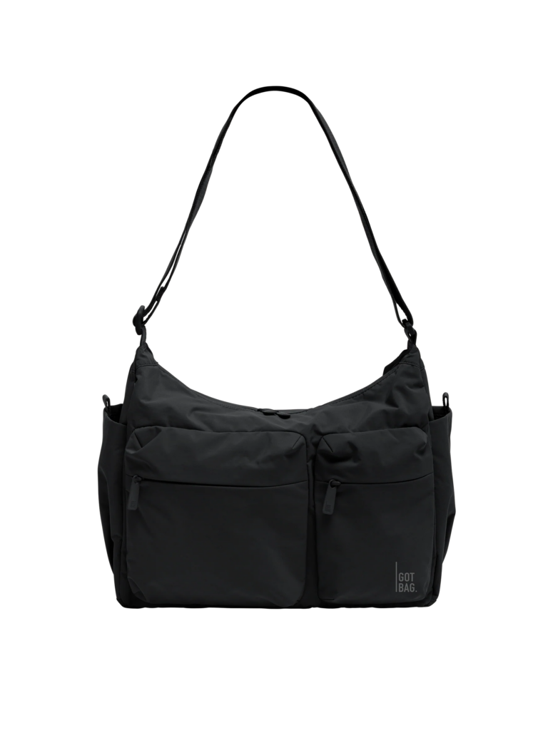POCKETSLINGBAG Tasche in black (Schwarz) als Studioaufnahme in Frontansicht.