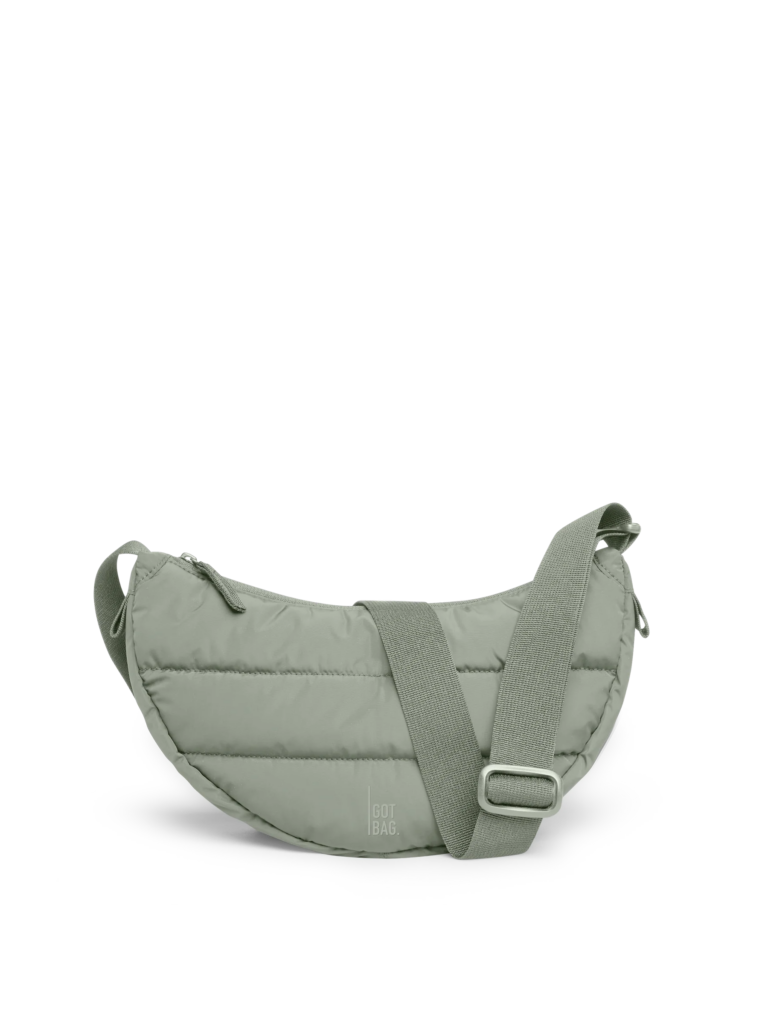 PUFFER MOON BAG SMALL Tasche in bass (Salbeigrün) als Studioaufnahme in Frontansicht.