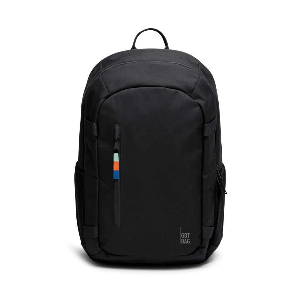 HYBRID PACK Rucksack in black (Schwarz) als Studioaufnahme in Frontansicht.