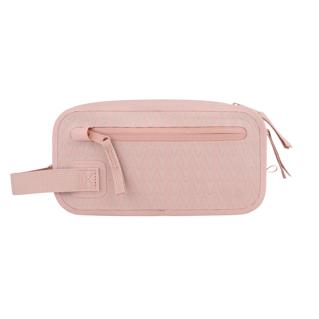 TRAVEL KIT ON THE ROAM Accessoires in dirty pink als Studioaufnahme in Frontansicht.