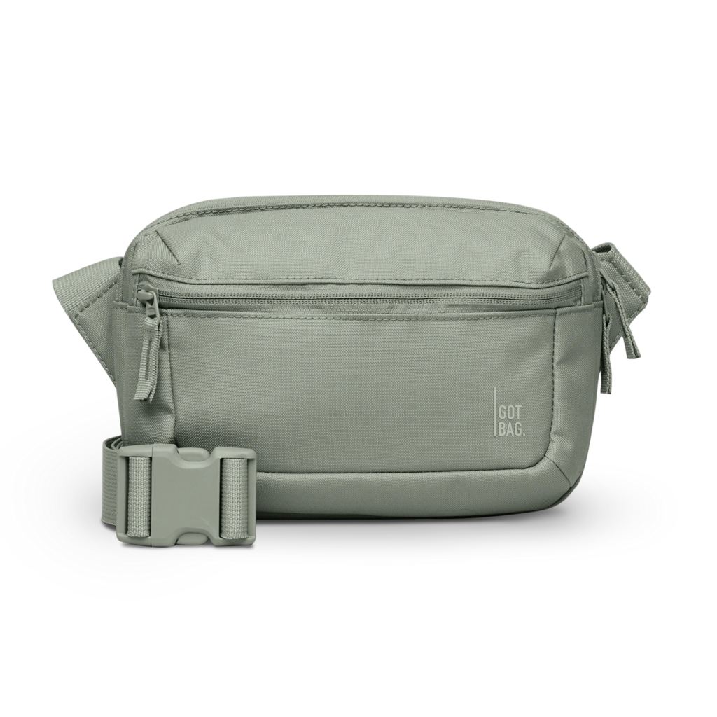 SLING BAG Tasche in bass (Salbeigrün) als Studioaufnahme in Frontansicht.