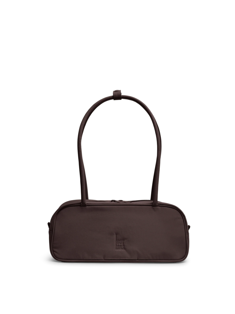 STRIKEBAGSMALL Tasche in sealion (dunkles Schokobraun) in Frontansicht.
