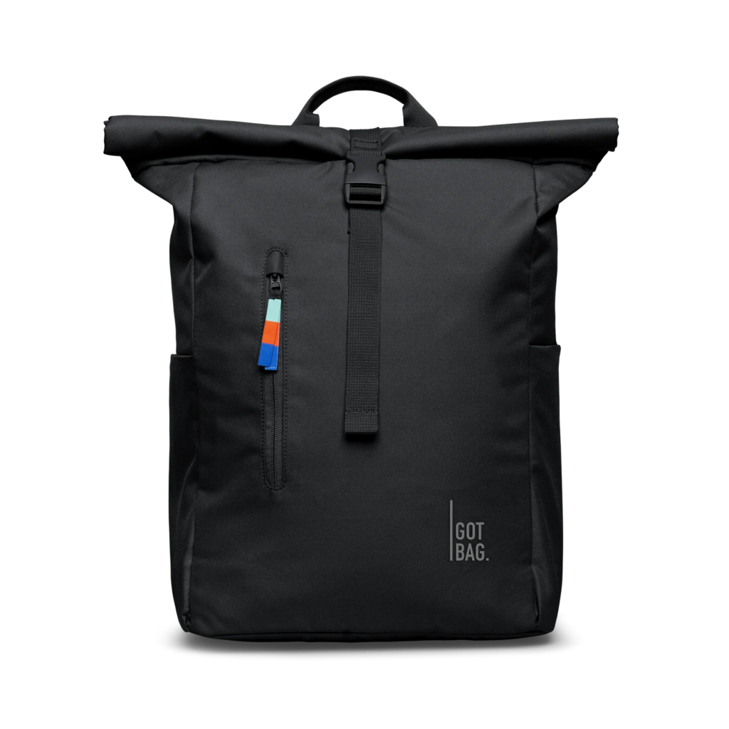 ROLLTOP EASY Rucksack in black (Schwarz) als Studioaufnahme in Frontansicht.