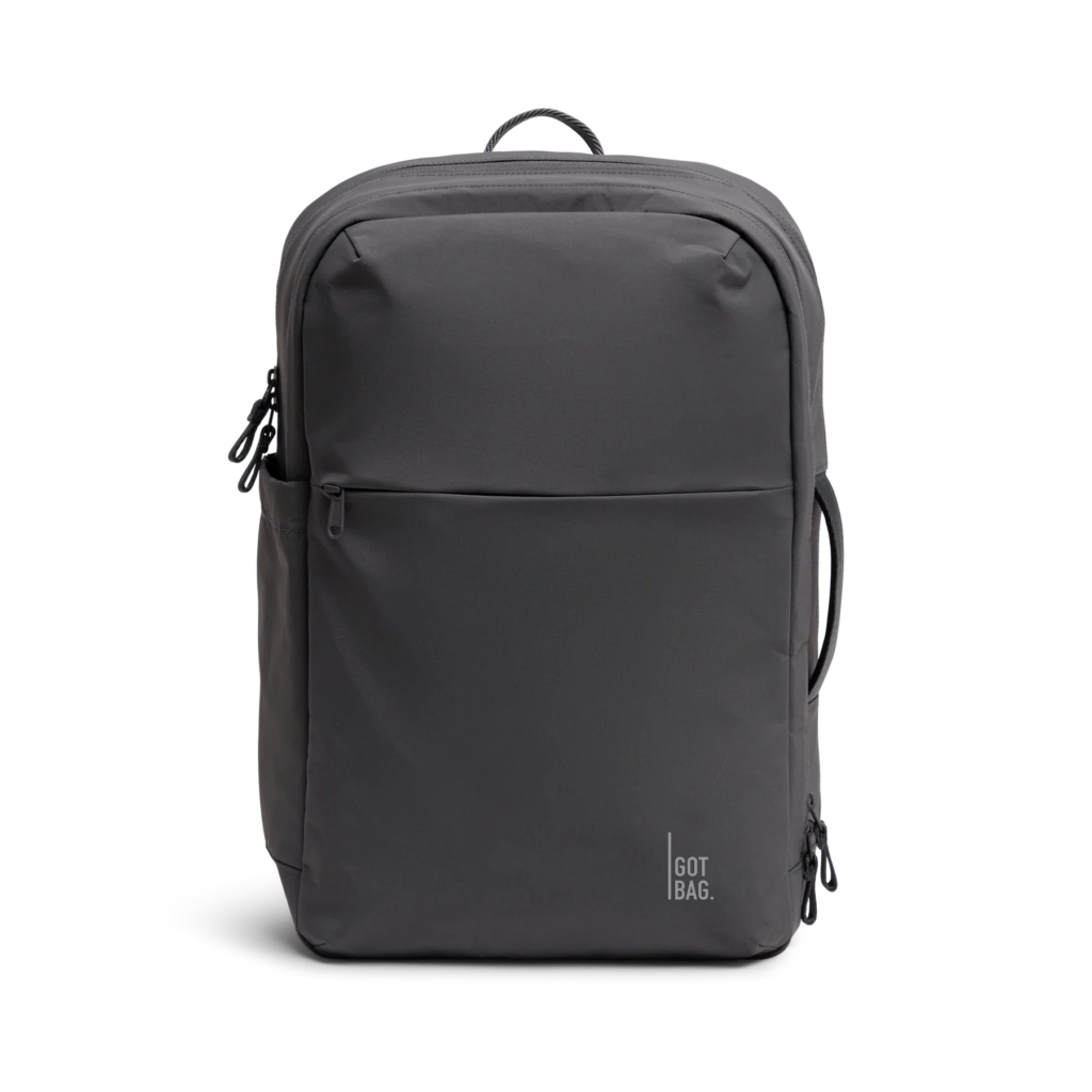 COMMUTERPACK Rucksack in shark (Dunkelgrau) als Studioaufnahme in Frontansicht.