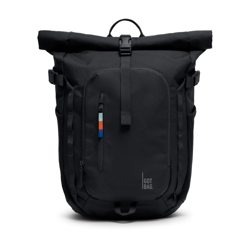 BP0201XX ROLLTOPADVENTURE Rucksack in black (Schwarz) als Studioaufnahme in Frontansicht.