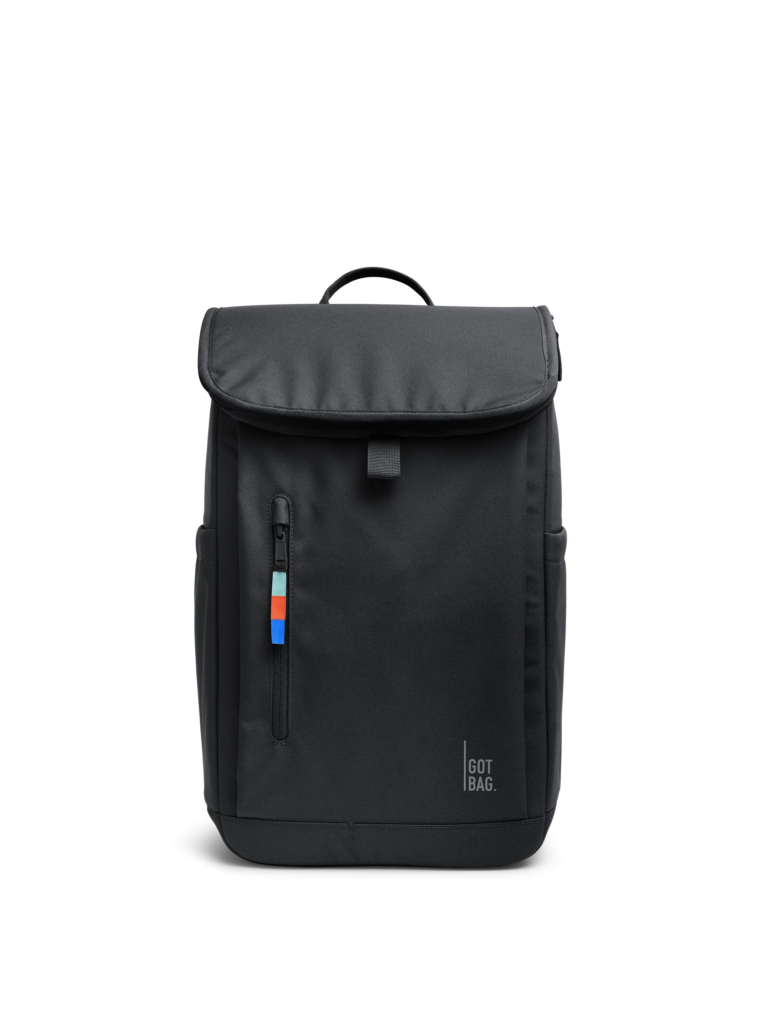 SERENE PACK Rucksack in black (Schwarz) als Studioaufnahme in Frontansicht.